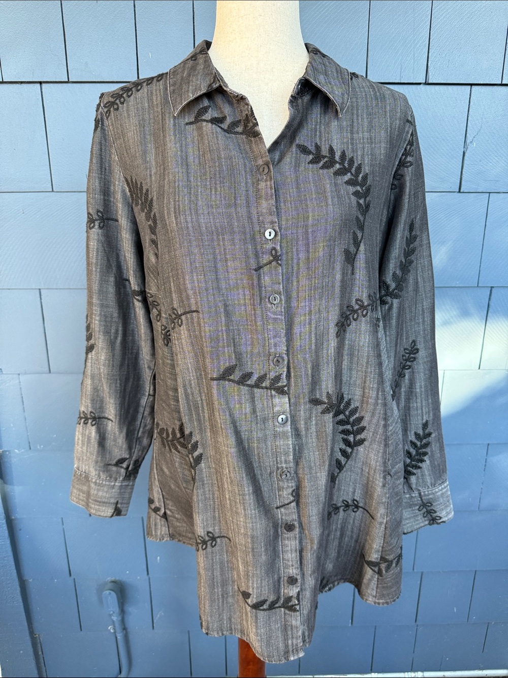 Soft Surroundings Gray Button-Front Shirt with Black Leaf Motif M